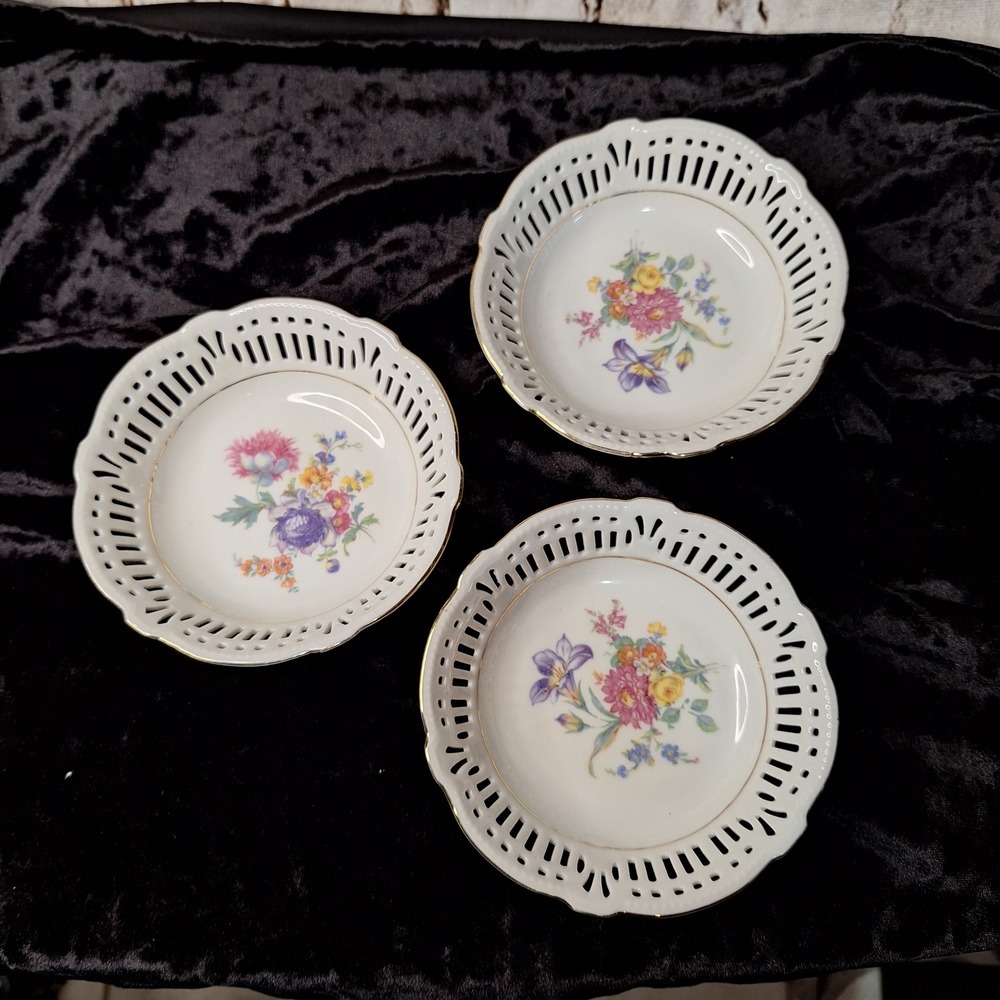 Schwarzenhammer Bavaria Reticulated Floral Bowls Set / 3 Germany US Zone Vintage